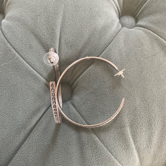 CHANEL hoops - Picture 4 of 8